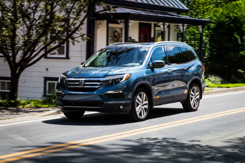 Illustration for article titled The 2017 Honda Pilot Is For When You Just Can't Buy The Damn Minivan